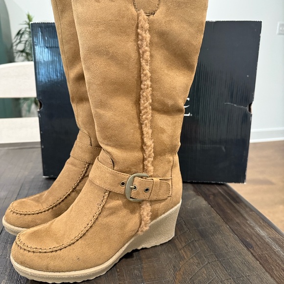 Connie Snip Tan Suede Boots Wedge Heel Faux Fur Wool Lined Zipper 7 - Picture 4 of 16